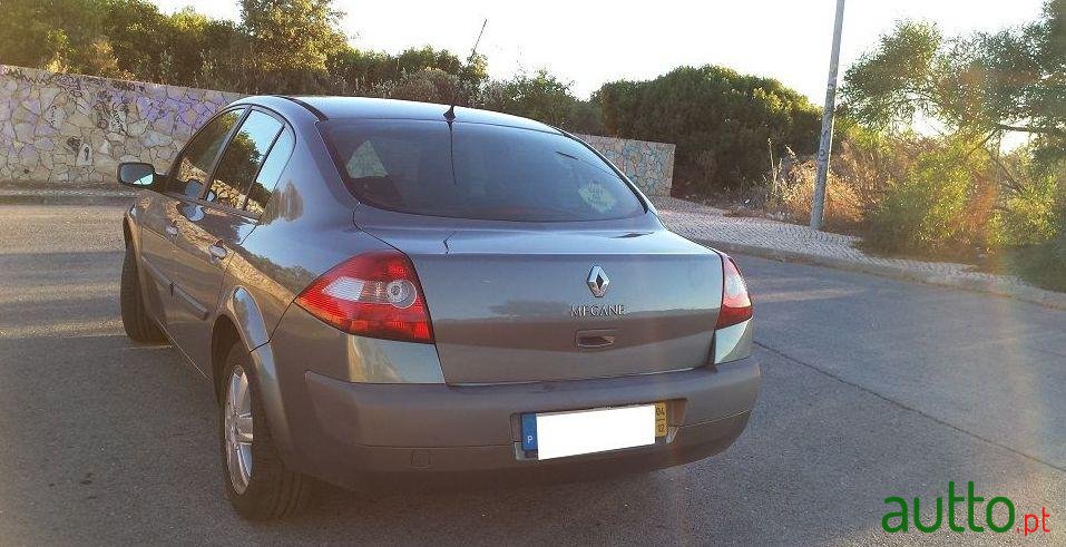 2004' Renault Megane Dynamique photo #2