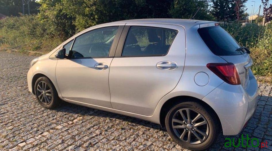 2015' Toyota Yaris photo #1