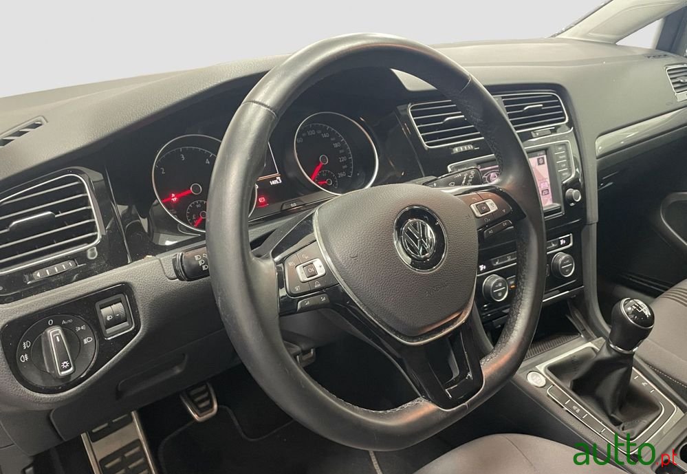 2015' Volkswagen Golf photo #5
