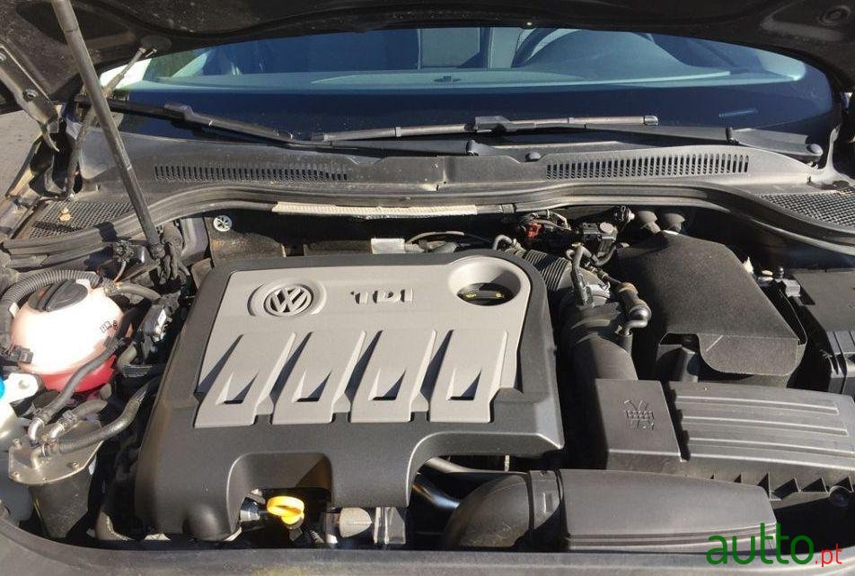 2013' Volkswagen 2.0 Tdi Bluemotion photo #2