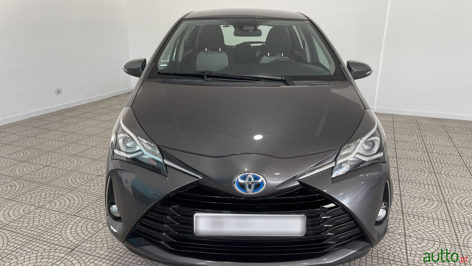 2017' Toyota Yaris photo #5