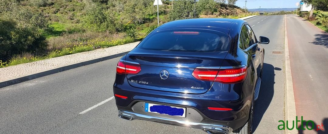 2018' Mercedes-Benz Glc-250 photo #5