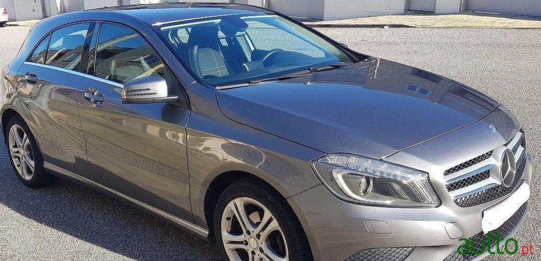 2013' Mercedes-Benz A-180 Urban photo #2