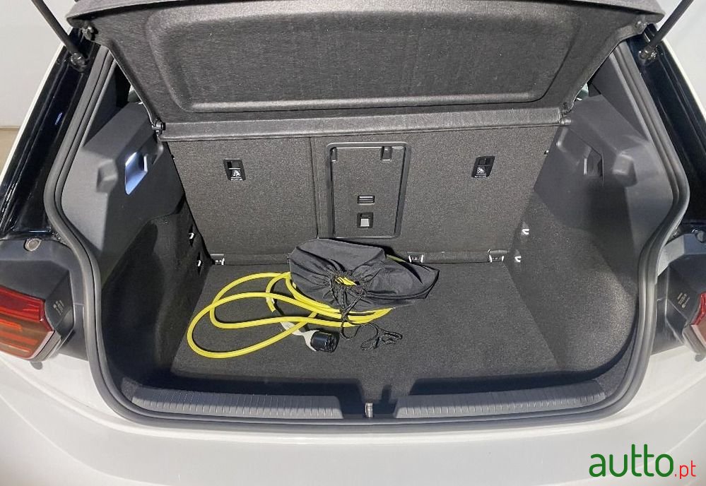 2021' Volkswagen ID.3 Pro S photo #6