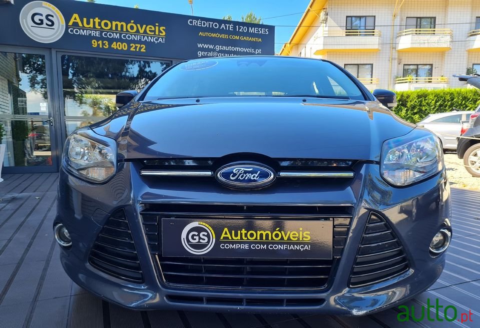 2011' Ford Focus Titanium photo #3