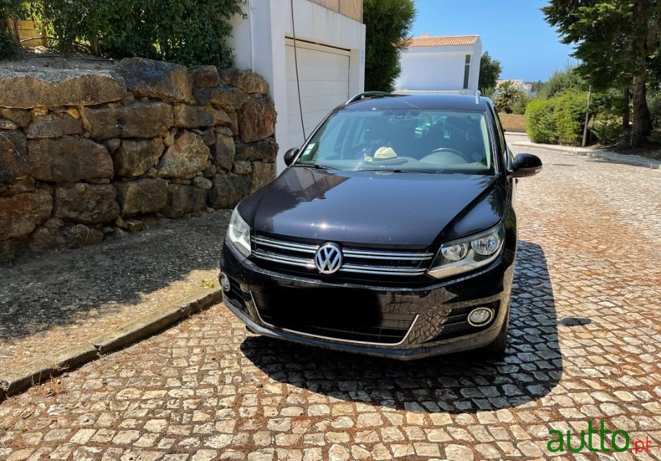 2015' Volkswagen Tiguan photo #5