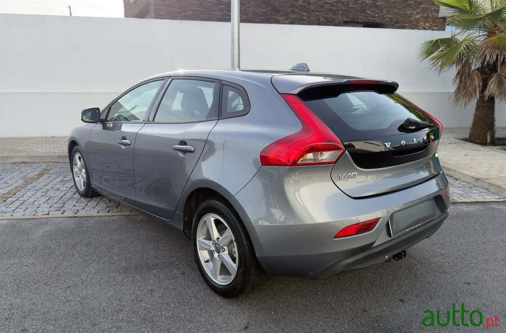 2014' Volvo V40 photo #5