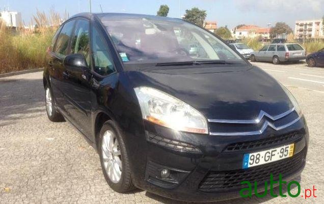 2008' Citroen C4 Picasso photo #3