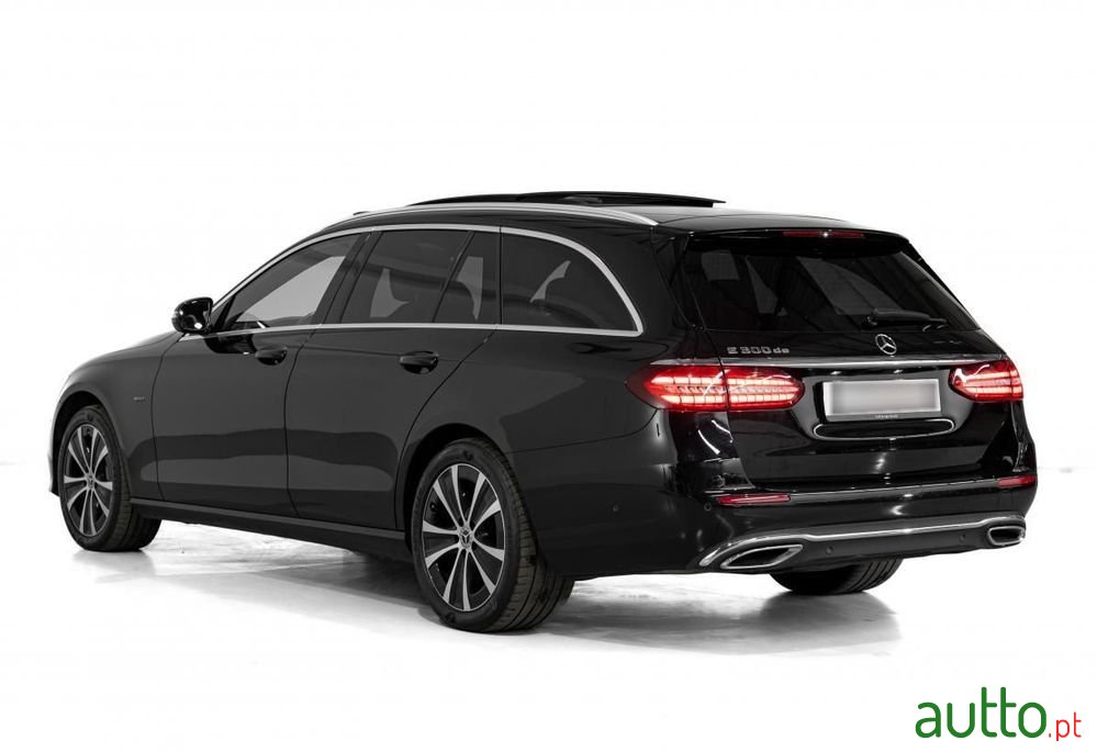 2021' Mercedes-Benz Classe E photo #4