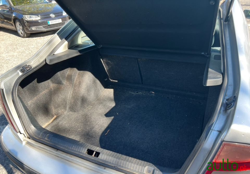 1999' Skoda Octavia photo #3