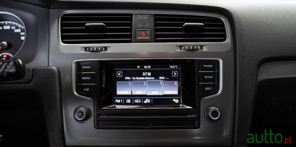 2017' Volkswagen Golf photo #6