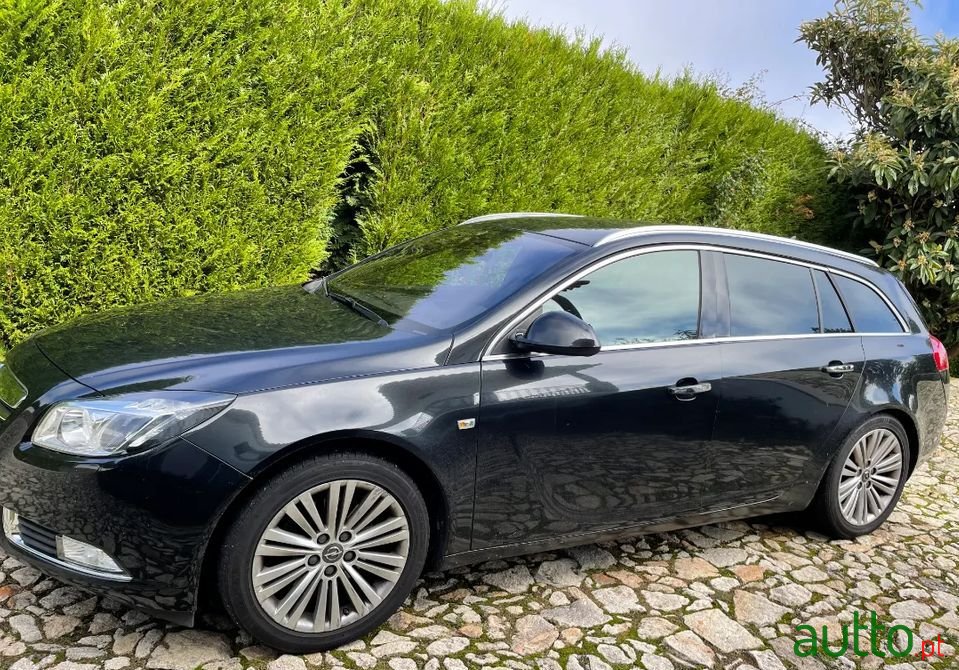 2012' Opel Insignia Sports Tourer photo #1