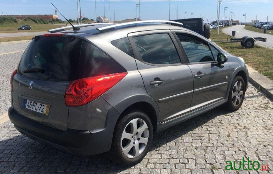 2008' Peugeot 207 Sw photo #2