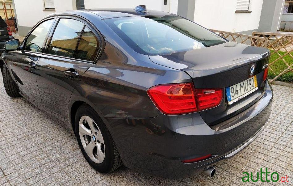 2012' BMW 320 D photo #3