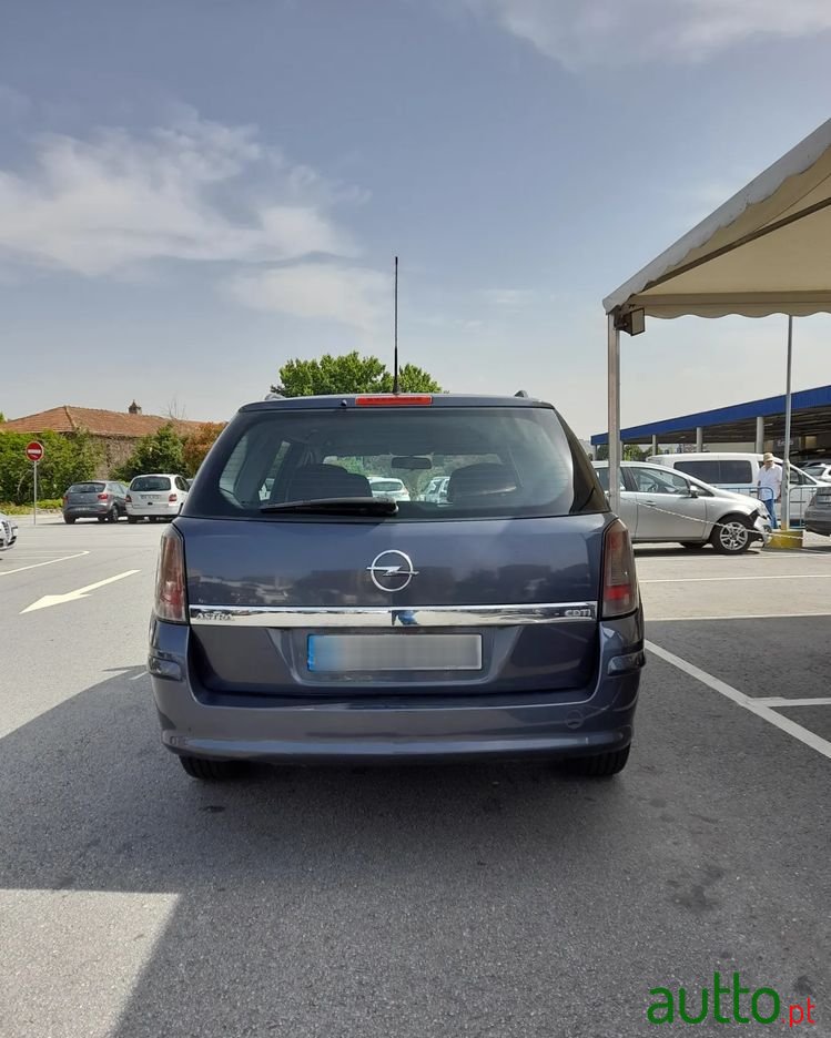 2007' Opel Astra Caravan photo #4