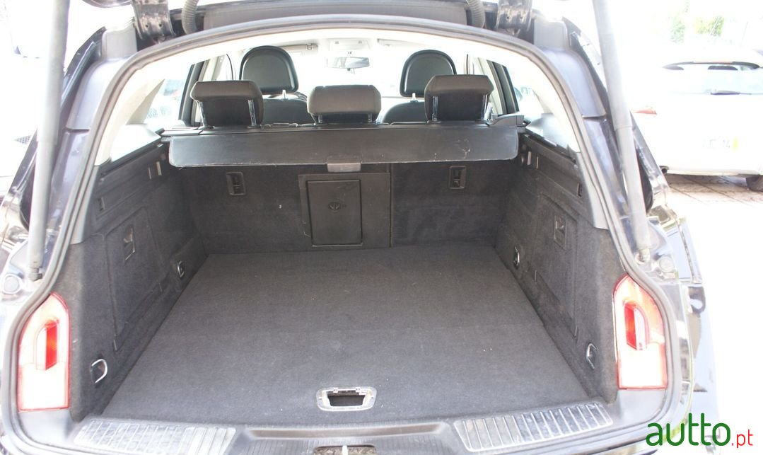 2009' Opel Insignia Sports Tourer photo #3