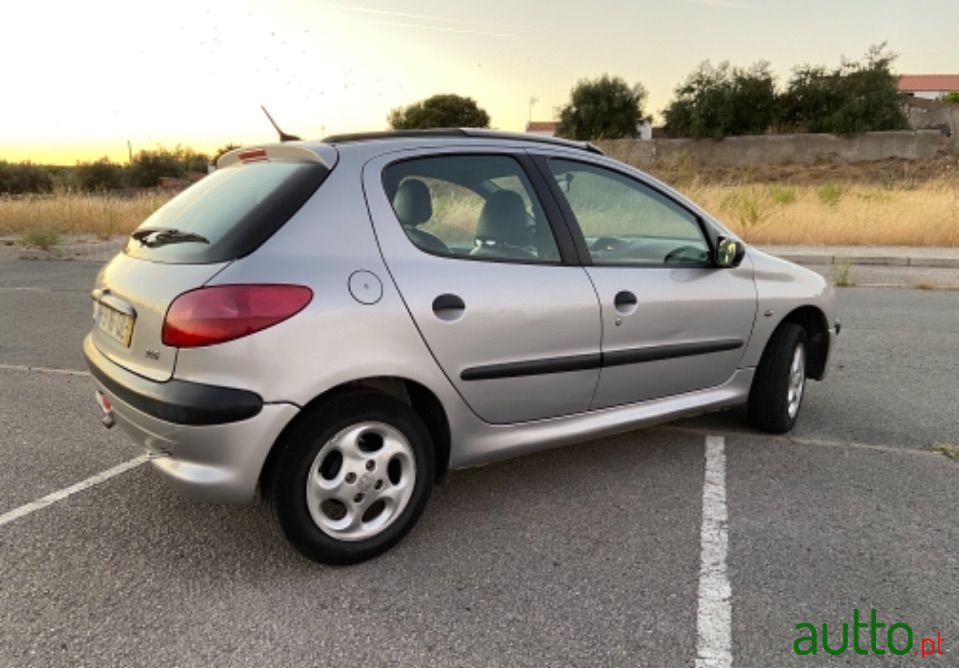 2000' Peugeot 206 photo #4