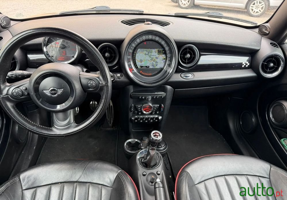 2010' MINI John Cooper Works 3 Portas photo #5