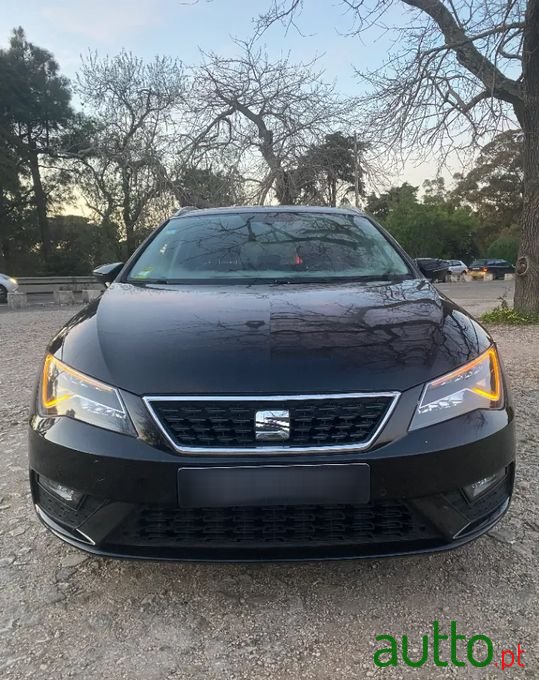 2017' SEAT Leon St photo #2