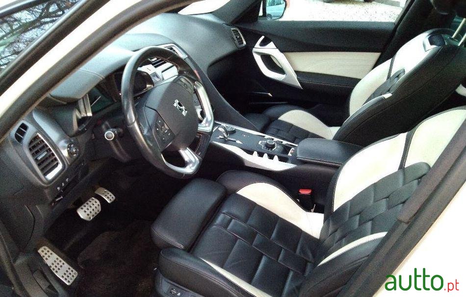 2013' Citroen DS5 photo #3