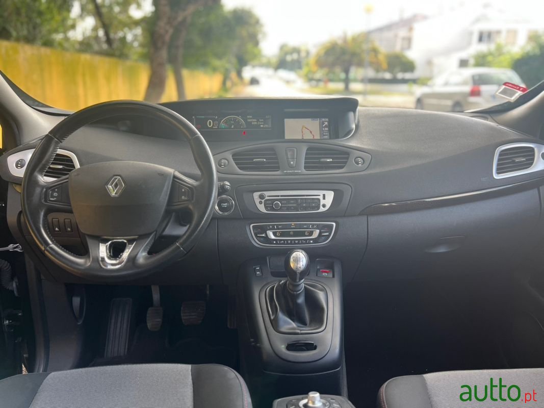 2013' Renault Scenic photo #4