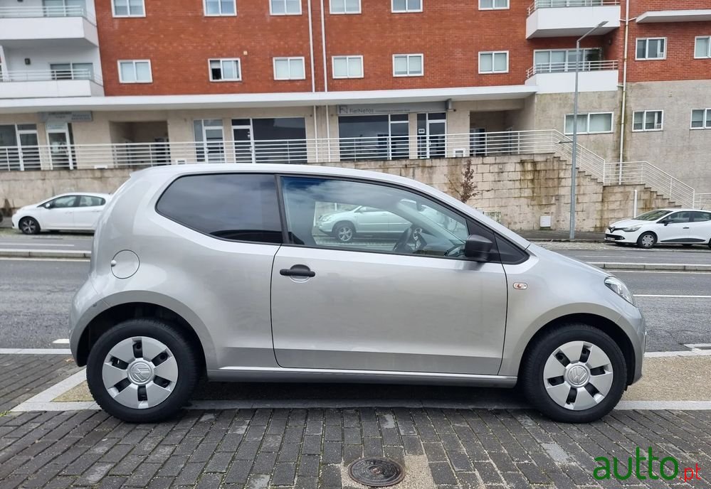 2015' Volkswagen Up! 1.0 Bluemotion Move photo #6