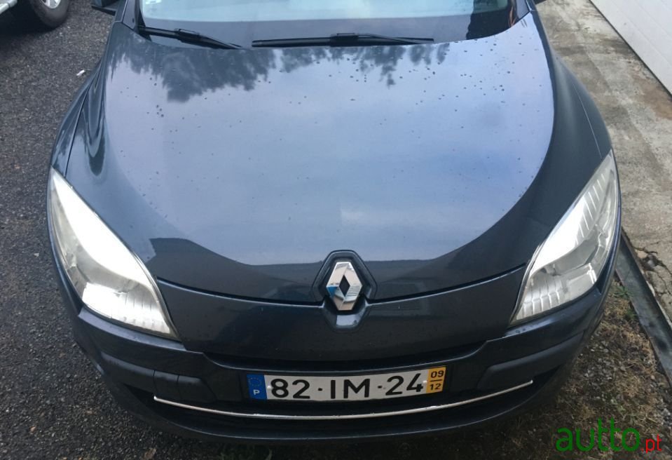 2009' Renault Megane Sport Tourer photo #2