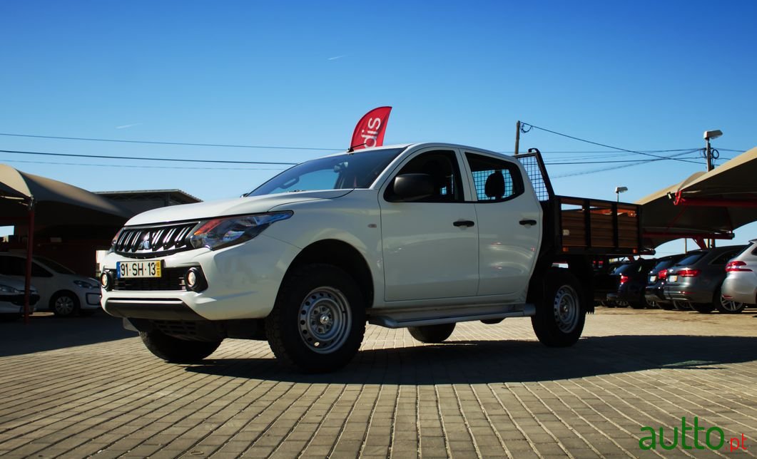 2016' Mitsubishi L200 photo #1