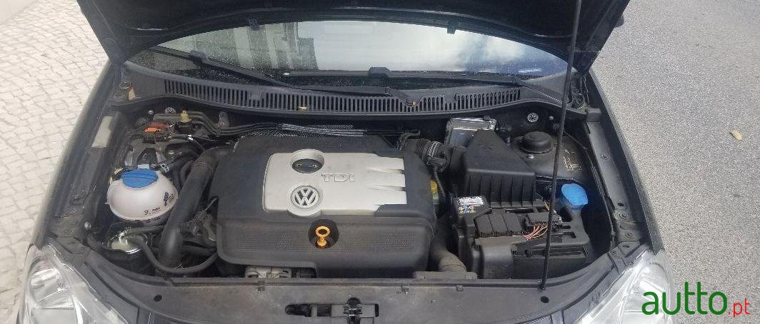 2008' Volkswagen Polo photo #5