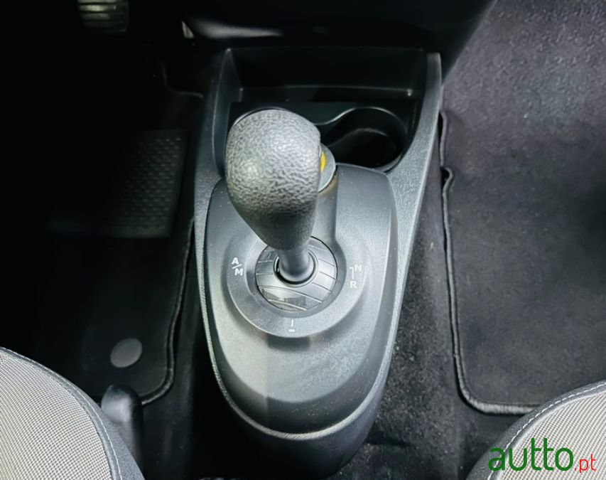 2011' Renault Twingo photo #6