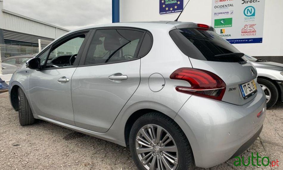 2017' Peugeot 208 photo #2