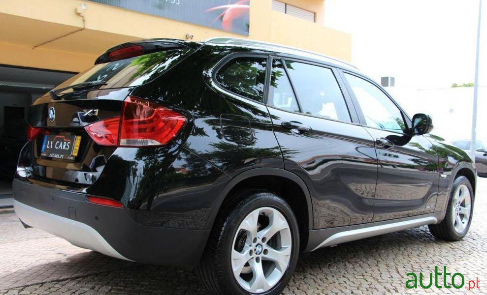 2011' BMW X1 18 D Sdrive photo #1