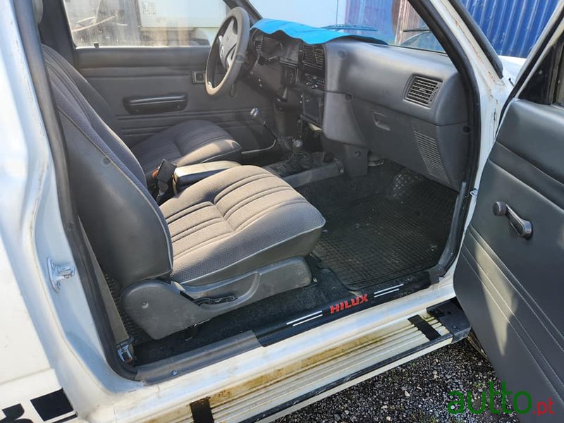 1993' Toyota Hilux photo #2