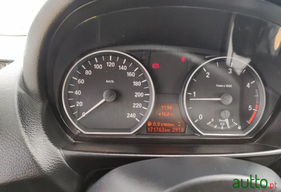 2011' BMW 116 photo #3