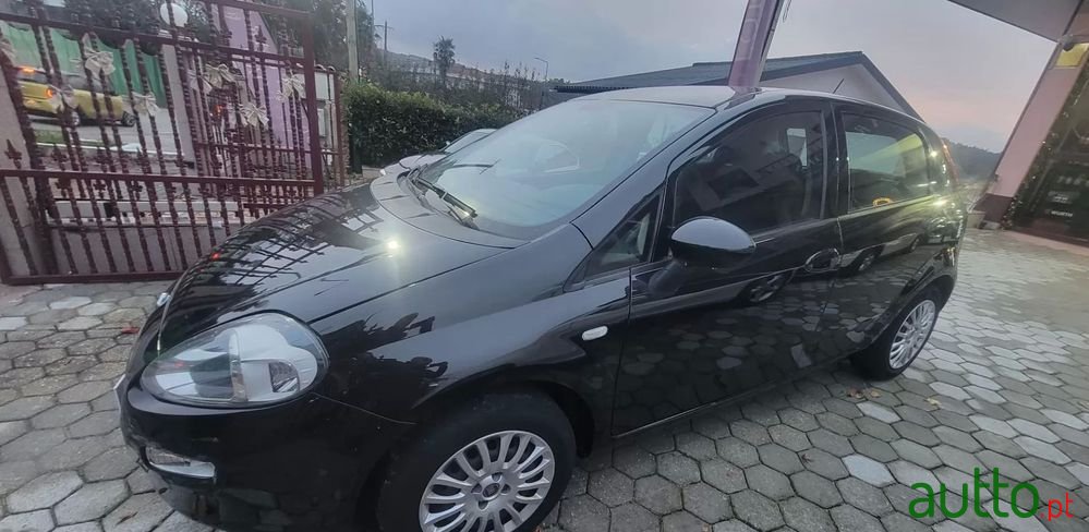 2016' Fiat Punto 1.2 Lounge S&S photo #3