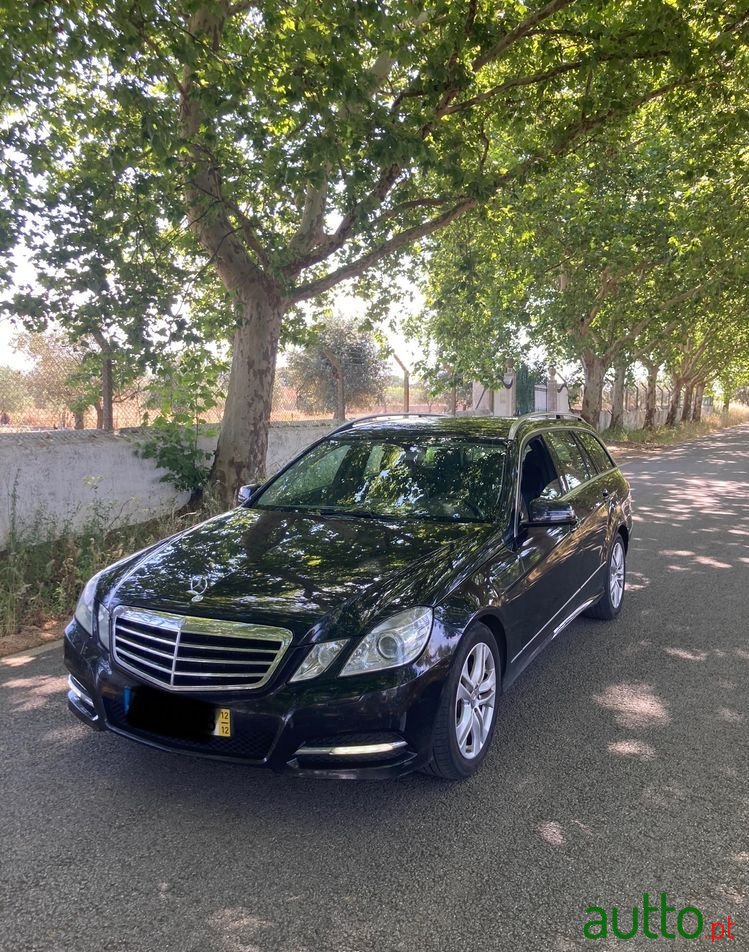 2012' Mercedes-Benz E 300 photo #1