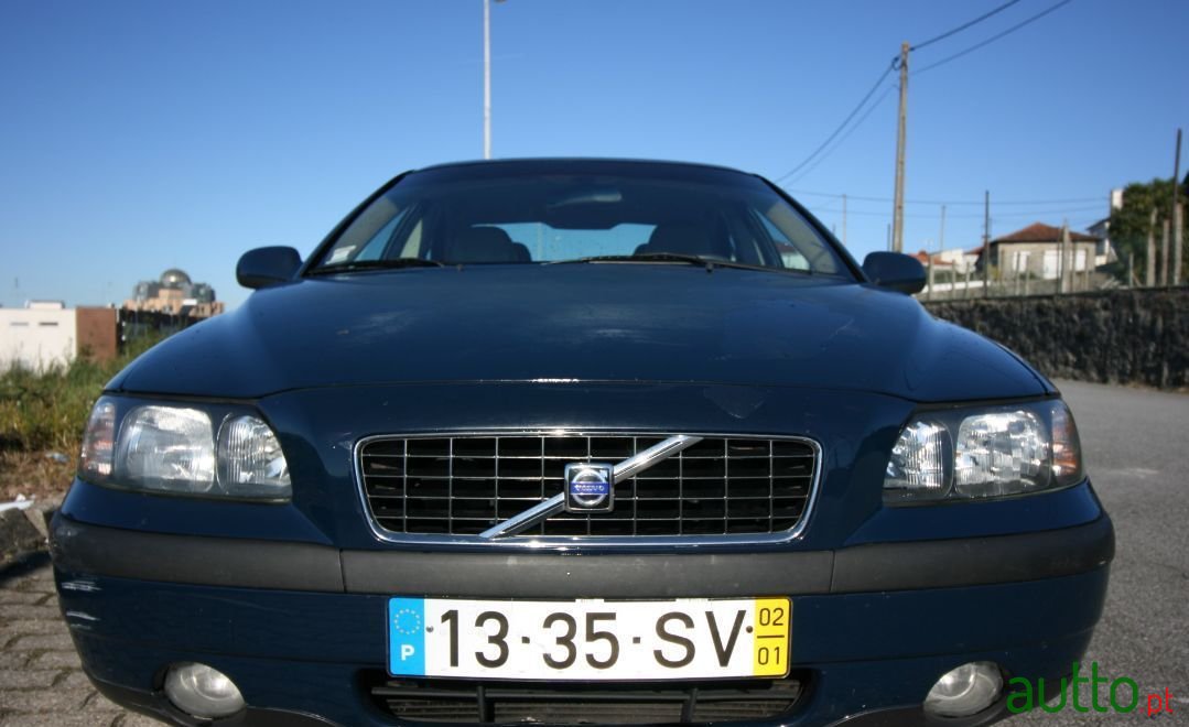 2002' Volvo S60 photo #2