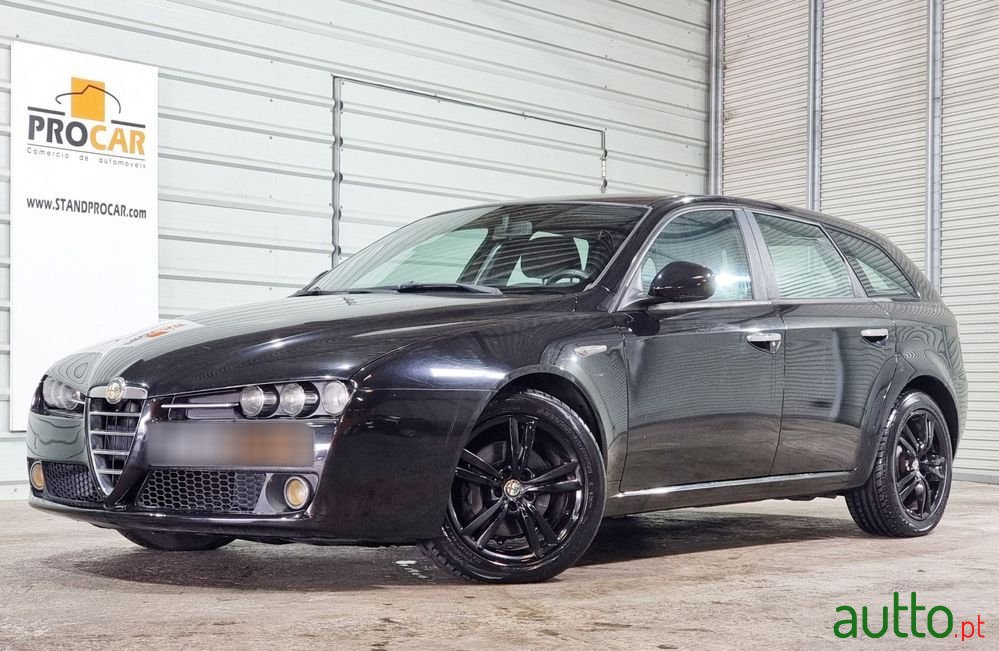 2010' Alfa Romeo 159 Sportwagon photo #1