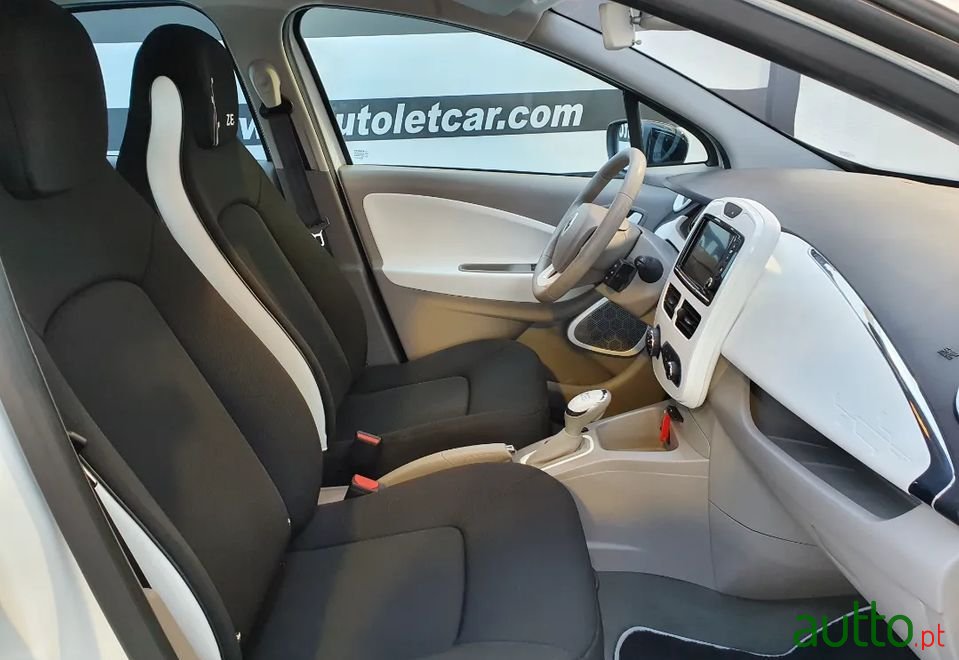 2015' Renault Zoe photo #3