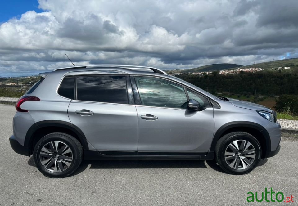 2018' Peugeot 2008 photo #4