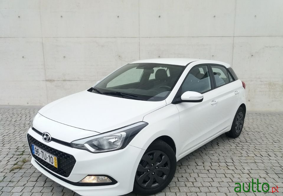 2017' Hyundai i20 photo #2