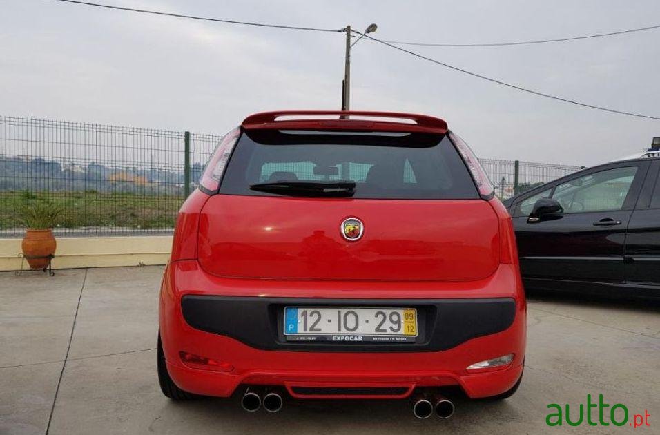 2009' Fiat Punto-Evo photo #2