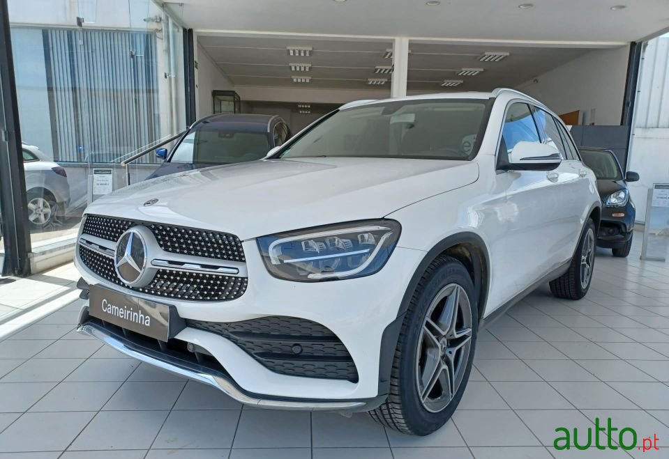2020' Mercedes-Benz Glc-220 photo #1