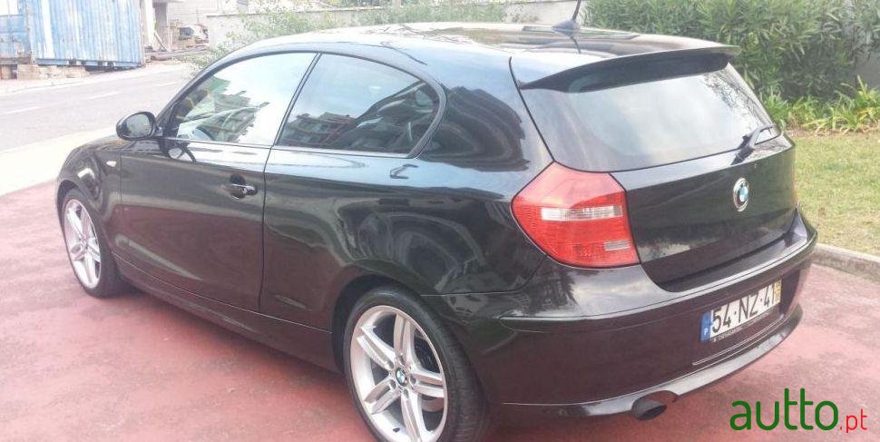 2009' BMW 118 D photo #1