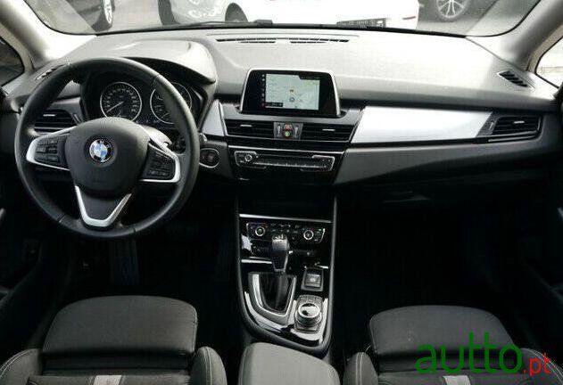 2018' BMW 218 Active Tourer photo #1