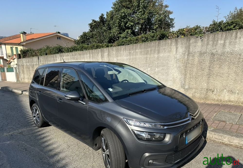 2017' Citroen C4 Grand Picasso photo #5