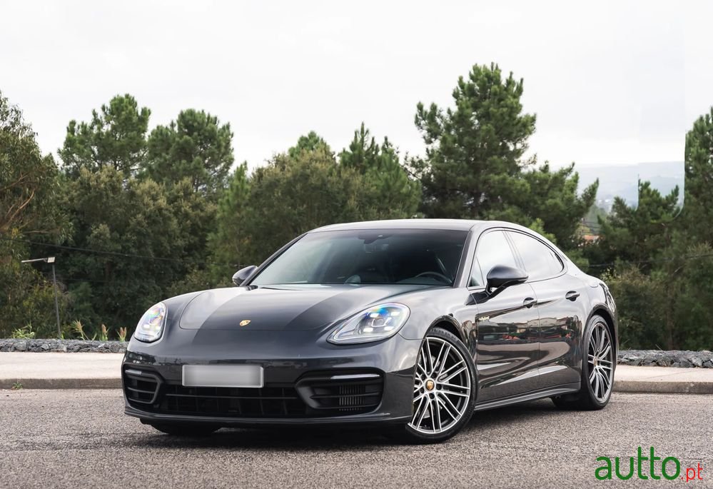 2020' Porsche Panamera 4 E-Hybrid photo #1