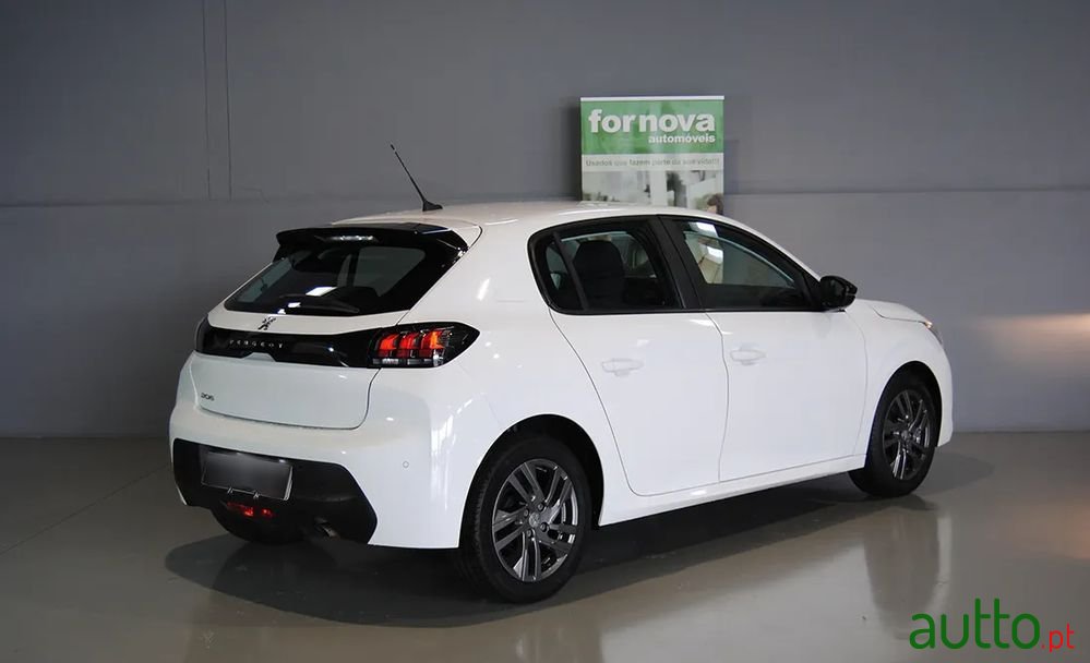 2022' Peugeot 208 photo #5