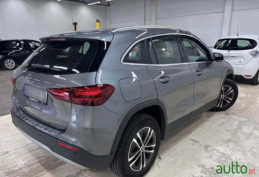 2024' Mercedes-Benz Classe Gla E photo #2