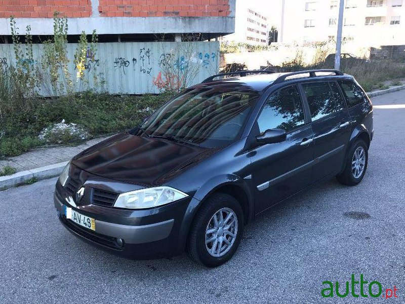 2005' Renault Megane Break photo #1